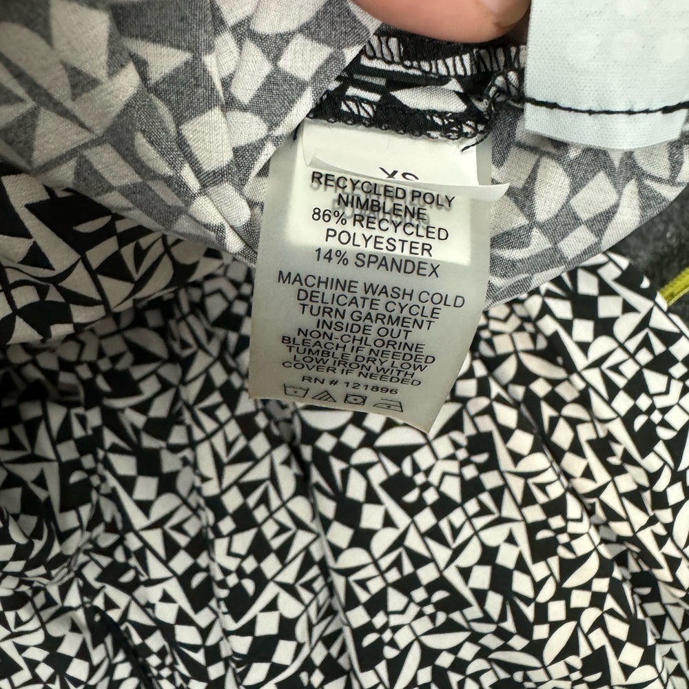 Title Nine Black and White Patterned Dress - Picture 8 of 9